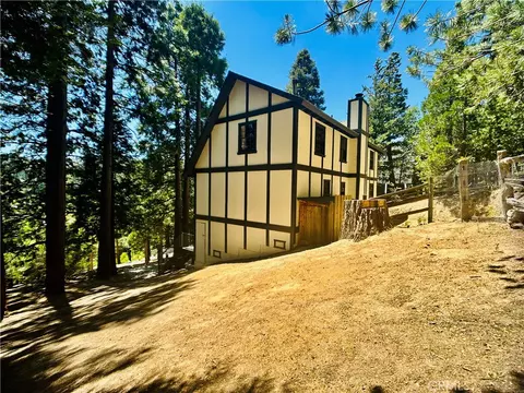 Exterior - 349 Golf Course Rd, Lake Arrowhead, CA 92352 photo 8 of 13
