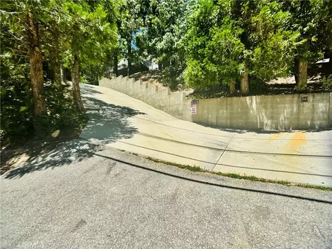 Exterior - 349 Golf Course Rd, Lake Arrowhead, CA 92352 photo 4 of 13