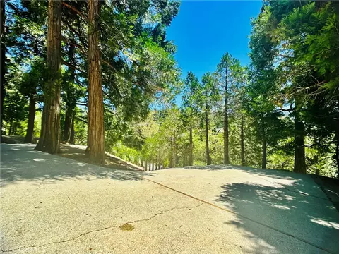 Exterior - 349 Golf Course Rd, Lake Arrowhead, CA 92352 photo 11 of 13