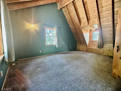 Bedroom - 349 Golf Course Rd, Lake Arrowhead, CA 92352 photo 11 of 13