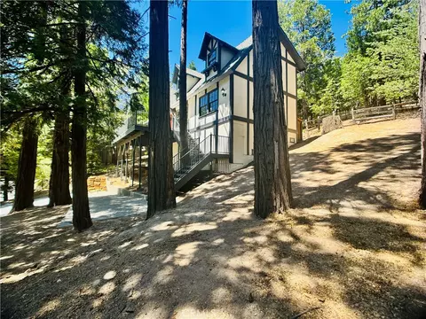 Exterior - 349 Golf Course Rd, Lake Arrowhead, CA 92352 photo 9 of 13