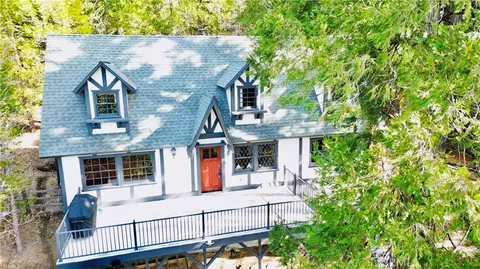 Exterior - 349 Golf Course Rd, Lake Arrowhead, CA 92352 photo 2 of 13