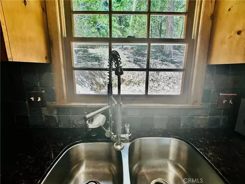 Kitchen - 349 Golf Course Rd, Lake Arrowhead, CA 92352 photo 4 of 4