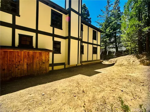 Exterior - 349 Golf Course Rd, Lake Arrowhead, CA 92352 photo 5 of 13
