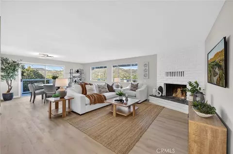 358 Sunrise Cir, Vista, CA 92084