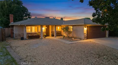 766 Robert Dr, Hemet, CA 92543