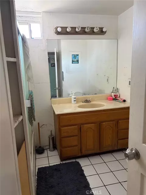 Bath - 6221 Heliotrope, Bell, CA 90201 photo 3 of 3