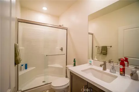 Bath - 35323 Orchard Trl, Fallbrook, CA 92028 photo 2 of 2