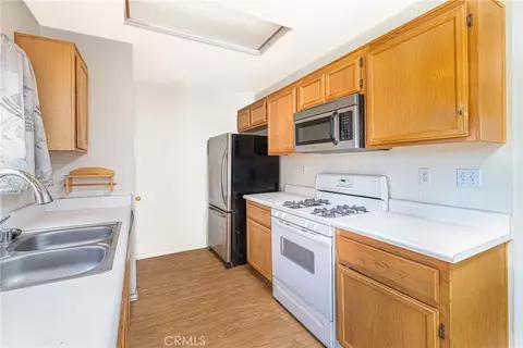 Kitchen - 10611 Plainfield, Adelanto, CA 92301 photo 1 of 4