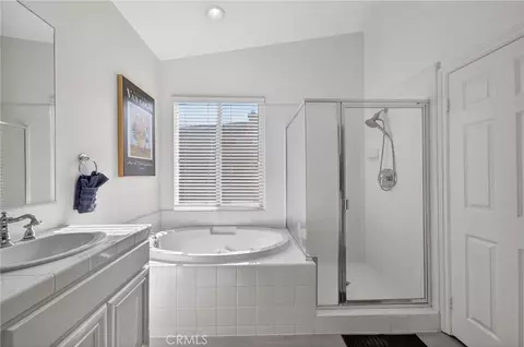 Bath - 1702 Tamarron, Corona, CA 92883 photo 5 of 6