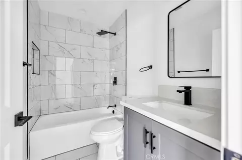 Bath - 1601 W 165th St, Compton, CA 90220 photo 1 of 2