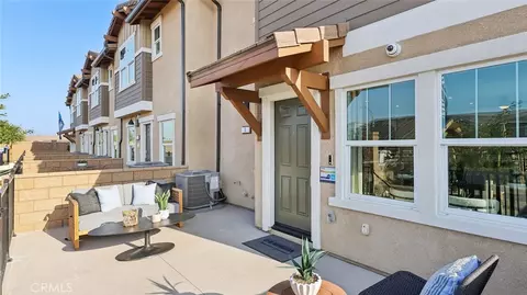 15563 April Dawn Way #5, Fontana, CA 92336