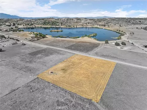 41620 Lakefront Dr, Aguanga, CA 92536