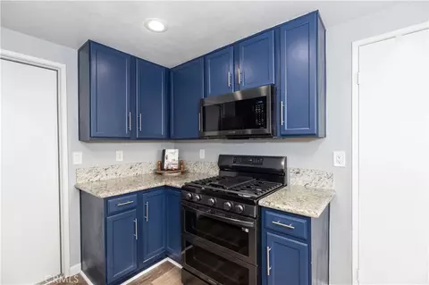 Kitchen - 39640 Rustic Glen Dr, Temecula, CA 92591 photo 5 of 5
