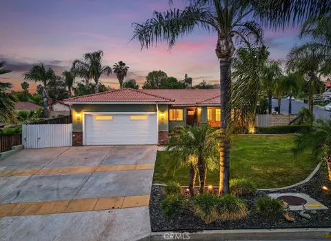 22860 Mariner Dr, Canyon Lake, CA 92587