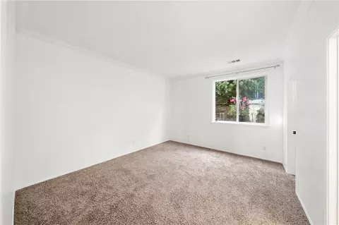 Bedroom - 40325 Odessa Dr, Temecula, CA 92591 photo 2 of 10