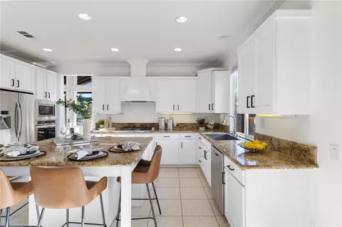 Kitchen - 40325 Odessa Dr, Temecula, CA 92591 photo 4 of 5