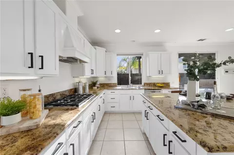 Kitchen - 40325 Odessa Dr, Temecula, CA 92591 photo 2 of 5