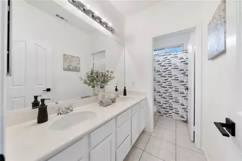 Bath - 40325 Odessa Dr, Temecula, CA 92591 photo 2 of 5