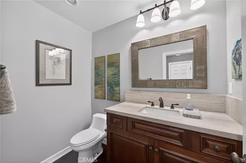 Bath - 46093 Hunter Trl, Temecula, CA 92592 photo 2 of 13