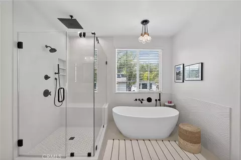 Bath - 46093 Hunter Trl, Temecula, CA 92592 photo 1 of 13