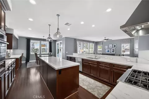 Kitchen - 46093 Hunter Trl, Temecula, CA 92592 photo 3 of 6