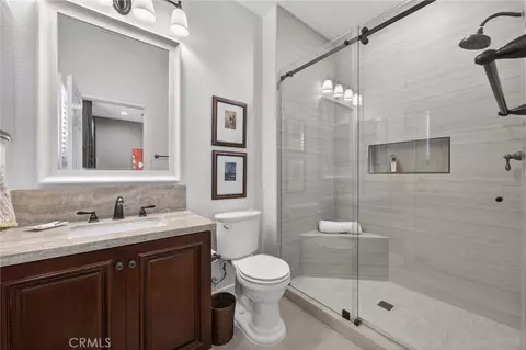 Bath - 46093 Hunter Trl, Temecula, CA 92592 photo 3 of 13