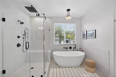 Bath - 46093 Hunter Trl, Temecula, CA 92592 photo 6 of 13