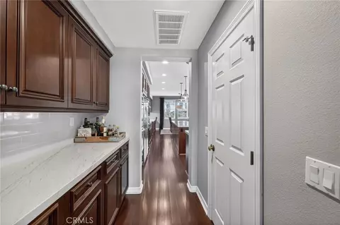 Entry Way - 46093 Hunter Trl, Temecula, CA 92592 photo 4 of 7