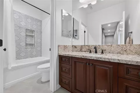Bath - 46093 Hunter Trl, Temecula, CA 92592 photo 10 of 13
