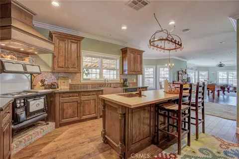 Kitchen - 39911 Green Meadow Rd, Temecula, CA 92592 photo 4 of 7