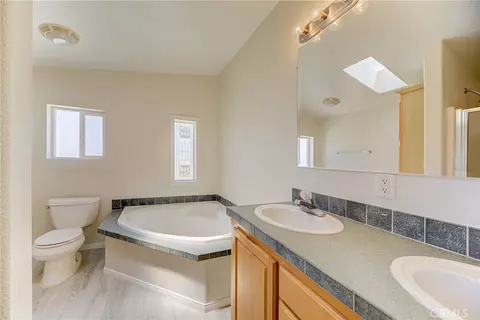 Bath - 39911 Green Meadow Rd, Temecula, CA 92592 photo 6 of 9