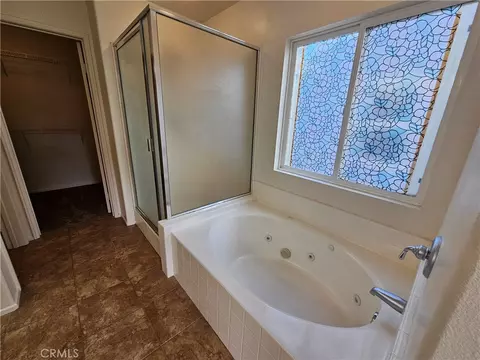 Bath - 28882 Lakefront, Temecula, CA 92591 photo 2 of 5