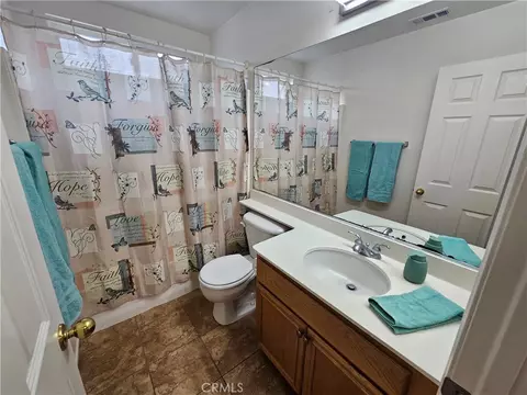Bath - 28882 Lakefront, Temecula, CA 92591 photo 5 of 5