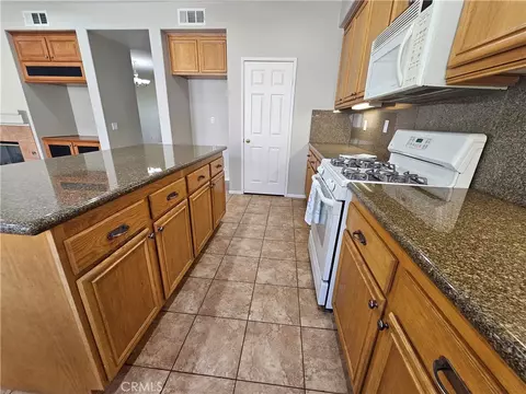 Kitchen - 28882 Lakefront, Temecula, CA 92591 photo 3 of 3
