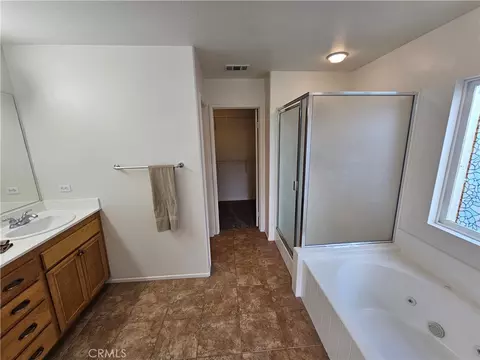 Bath - 28882 Lakefront, Temecula, CA 92591 photo 3 of 5