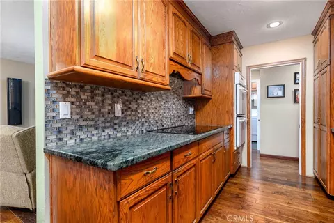 Kitchen - 32360 Navajo Spgs, Wildomar, CA 92595 photo 2 of 4