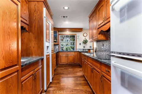 Kitchen - 32360 Navajo Spgs, Wildomar, CA 92595 photo 4 of 4