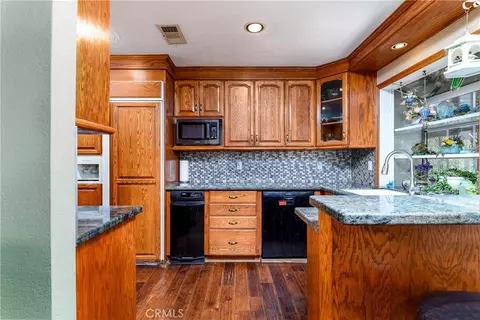 Kitchen - 32360 Navajo Spgs, Wildomar, CA 92595 photo 3 of 4