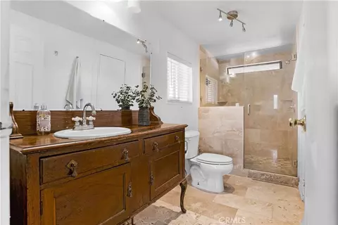 Bath - 40995 Via Fernando, Temecula, CA 92592 photo 6 of 6