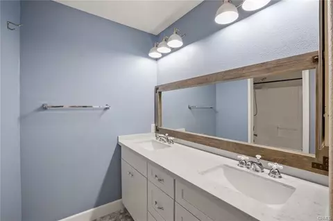 Bath - 30840 Point Woods Ct, Temecula, CA 92591 photo 4 of 4
