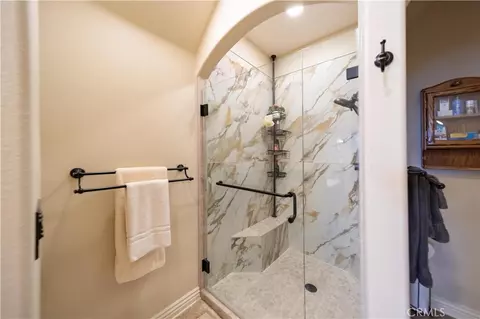 Bath - 36431 Summitville, Temecula, CA 92592 photo 7 of 8