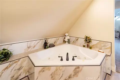 Bath - 36431 Summitville, Temecula, CA 92592 photo 6 of 8
