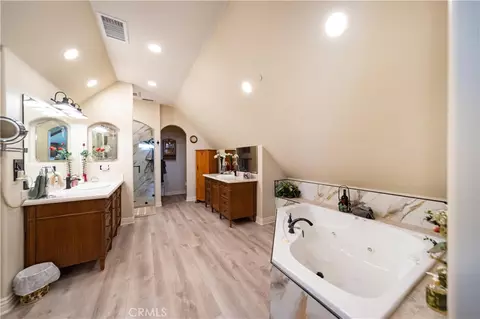 Bath - 36431 Summitville, Temecula, CA 92592 photo 2 of 8
