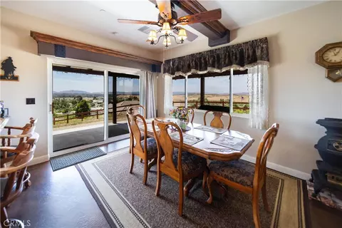 Dining - 36431 Summitville, Temecula, CA 92592 photo 1 of 4