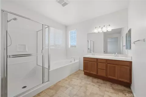 Bath - 32648 Ritter Ct, Temecula, CA 92592 photo 1 of 1