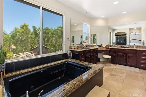 Bath - 30276 Corte Coelho, Temecula, CA 92591 photo 5 of 6