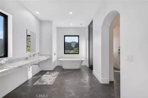 Bath - 43754 De Luz, Temecula, CA 92590 photo 3 of 8