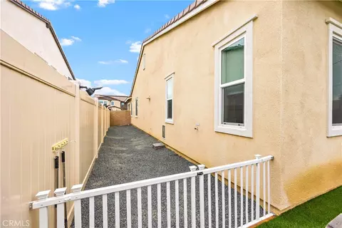 Exterior - 39481 Chamise, Temecula, CA 92591 photo 7 of 9