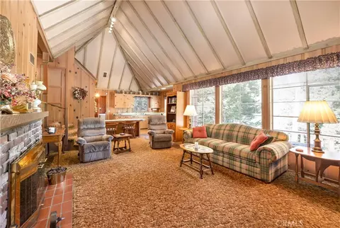 Living - 29059 Hook Creek Rd, Cedar Glen, CA 92321 photo 6 of 6